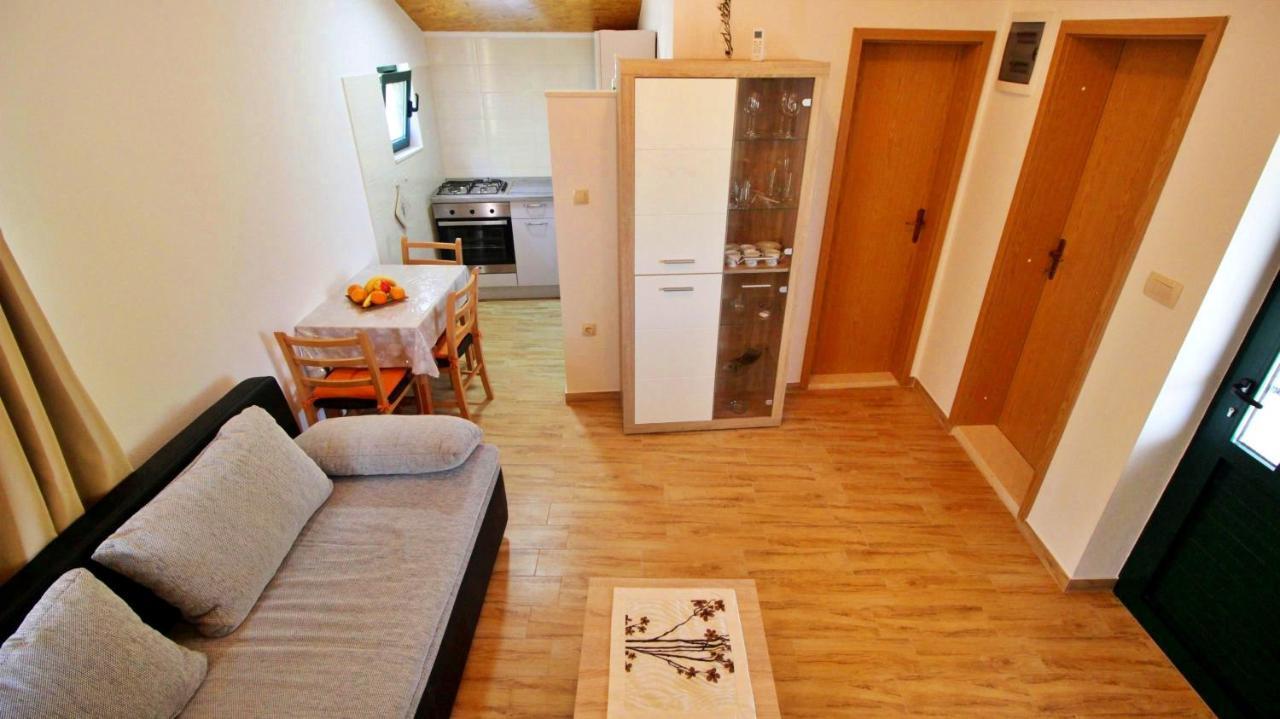 Holiday Home Jozo オミシュ エクステリア 写真