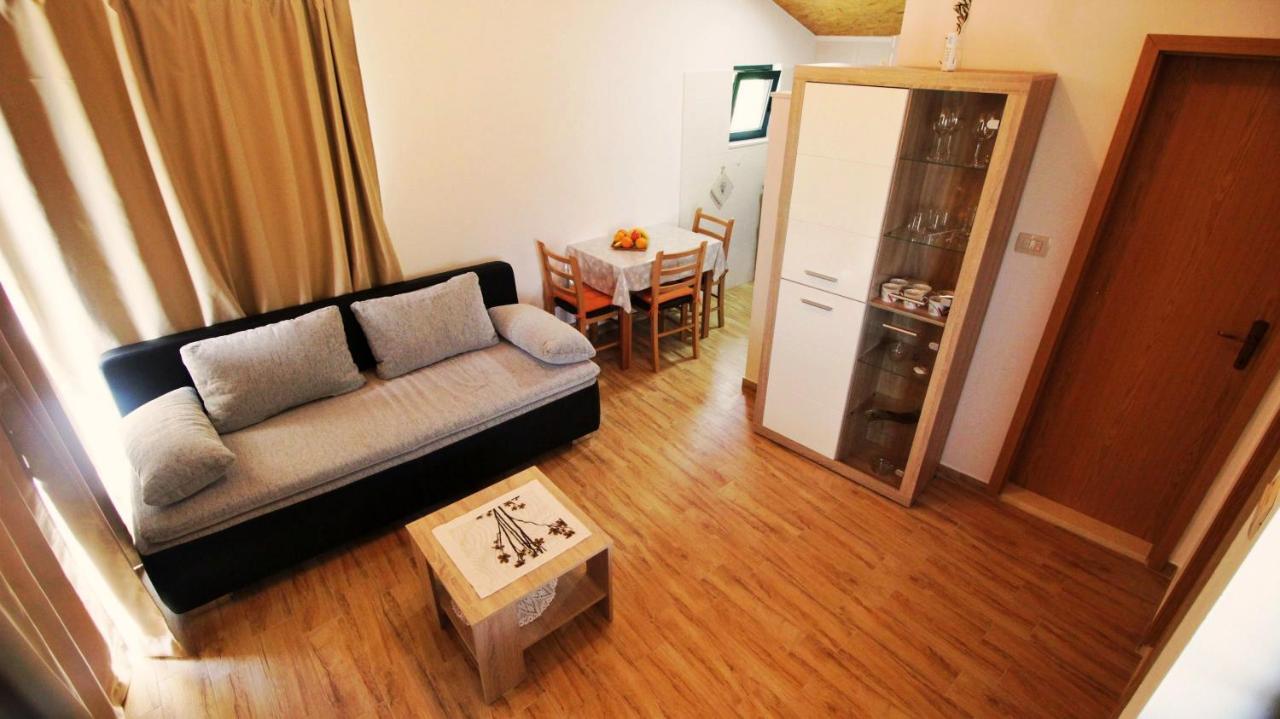 Holiday Home Jozo オミシュ エクステリア 写真