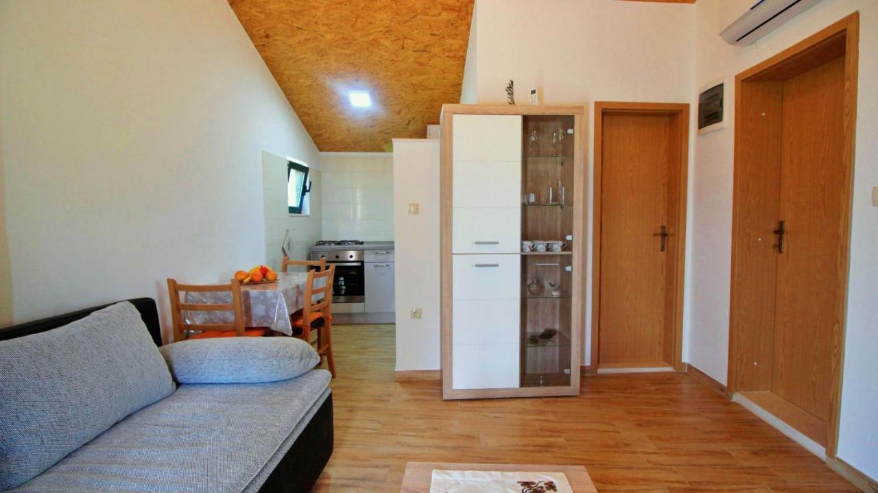 Holiday Home Jozo オミシュ エクステリア 写真