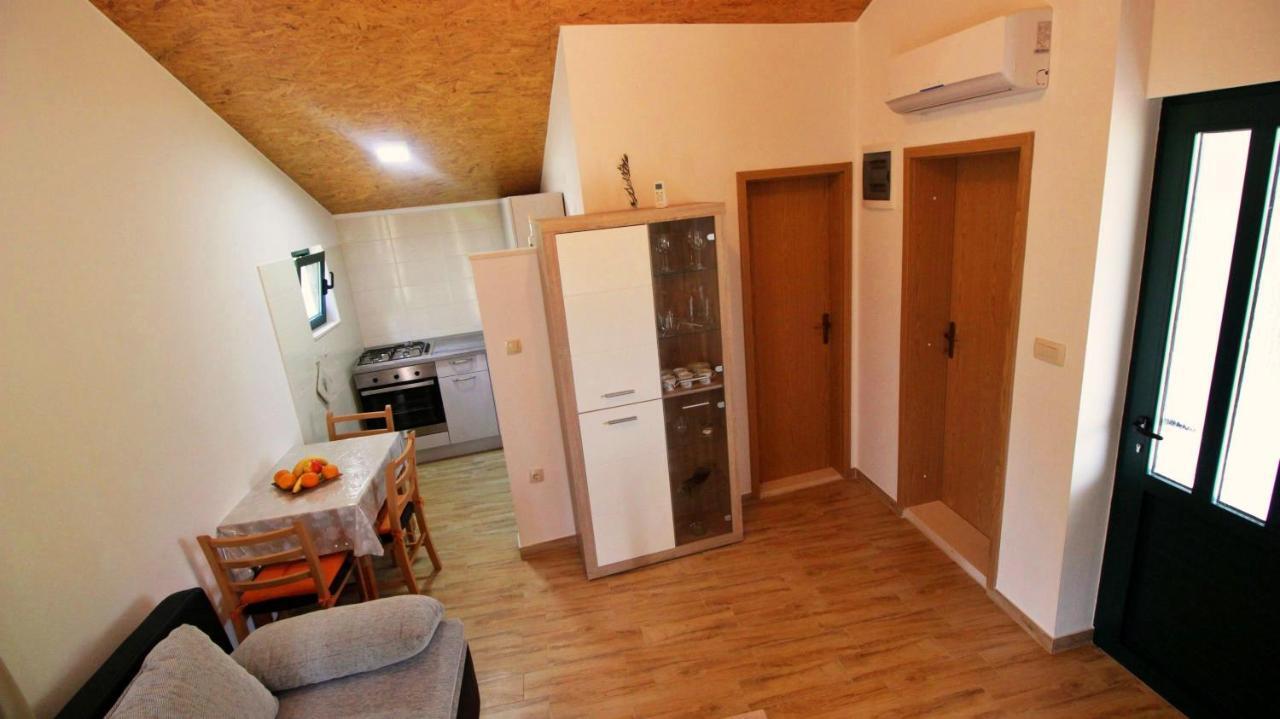 Holiday Home Jozo オミシュ エクステリア 写真